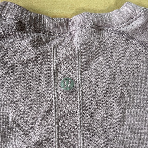 Lululemon Women's Lavender Long Sleeve Top - Picture 3 of 3